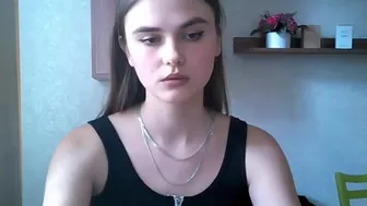 qqlola fingert mich in einer online-show