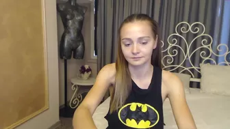 minny_mae cute girl pulls sex lips